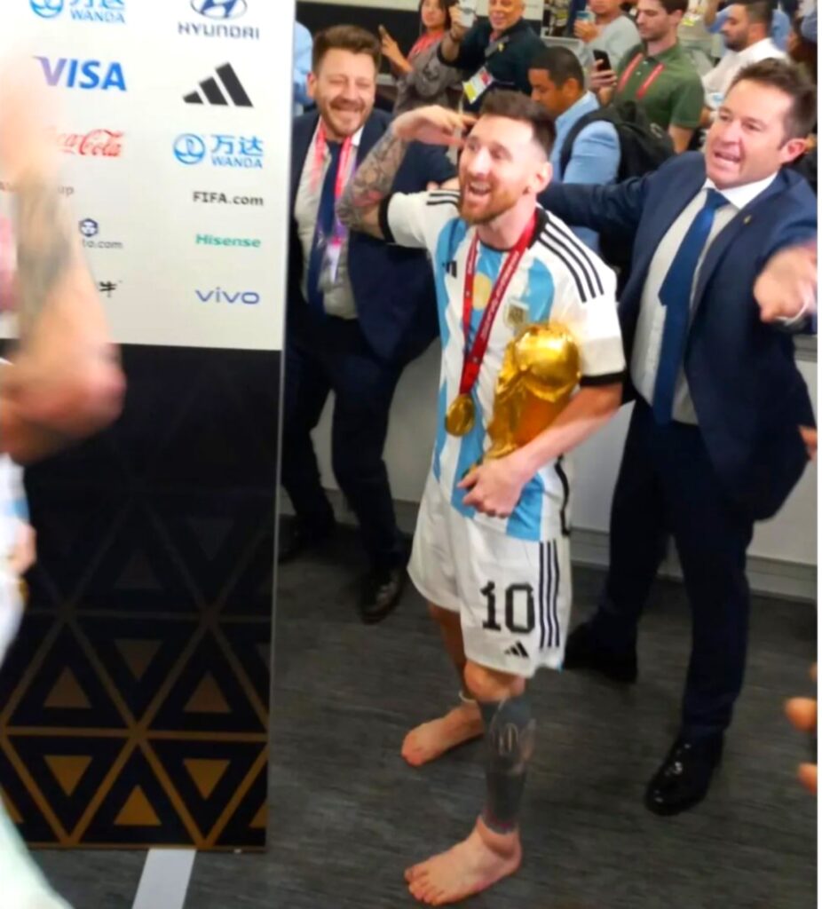 Messi se nega a falar com jornalistas e ainda canta musica mandando para pu•a que pariu